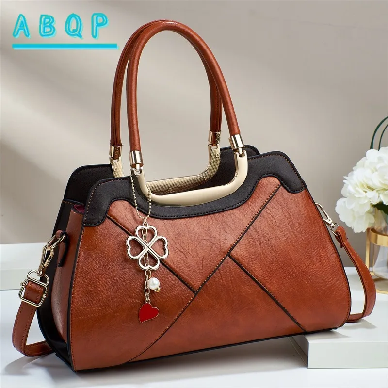 Women's Handbag Luxury Brand Fashion Splicing Personalized Women's Shoulder Bag Large Capacity Casual Women's Bag High Quality
Women's Handbag Luxury Brand Fashion Splicing Personalized Women's Shoulder Bag Large Capacity Casual Women's Bag High Quality