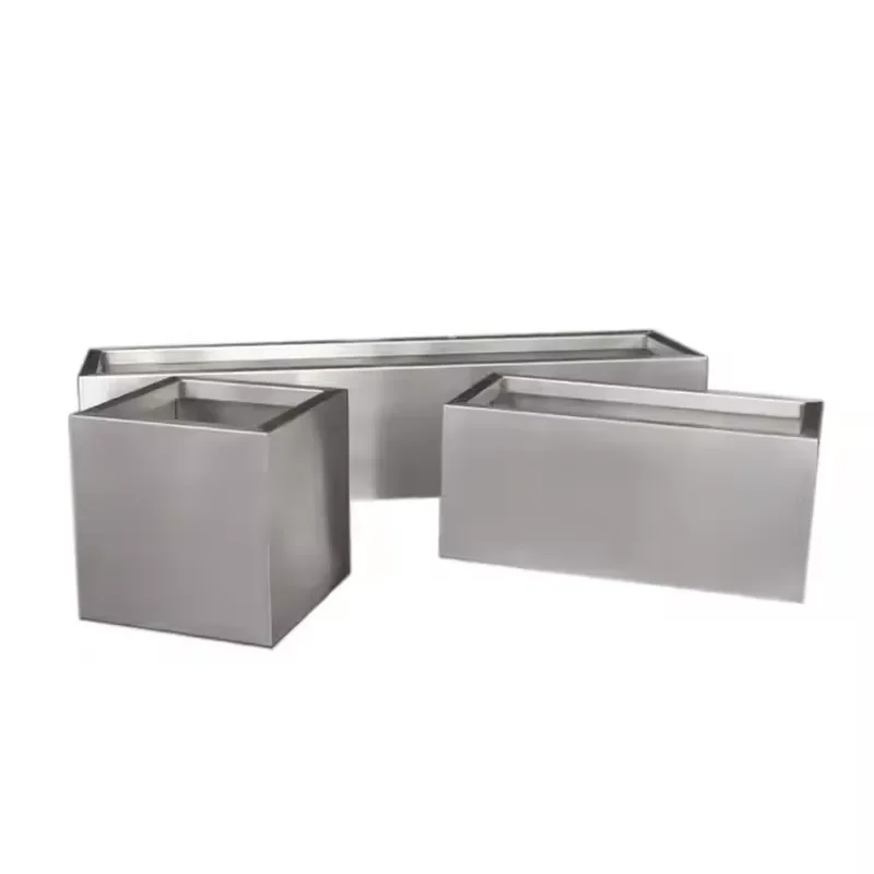 Modern Stainless Steel Outdoor Flower Box with Removable Tree Planting Pool Fence for Yards and Gardens
Modern Stainless Steel Outdoor Flower Box with Removable Tree Planting Pool Fence for Yards and Gardens