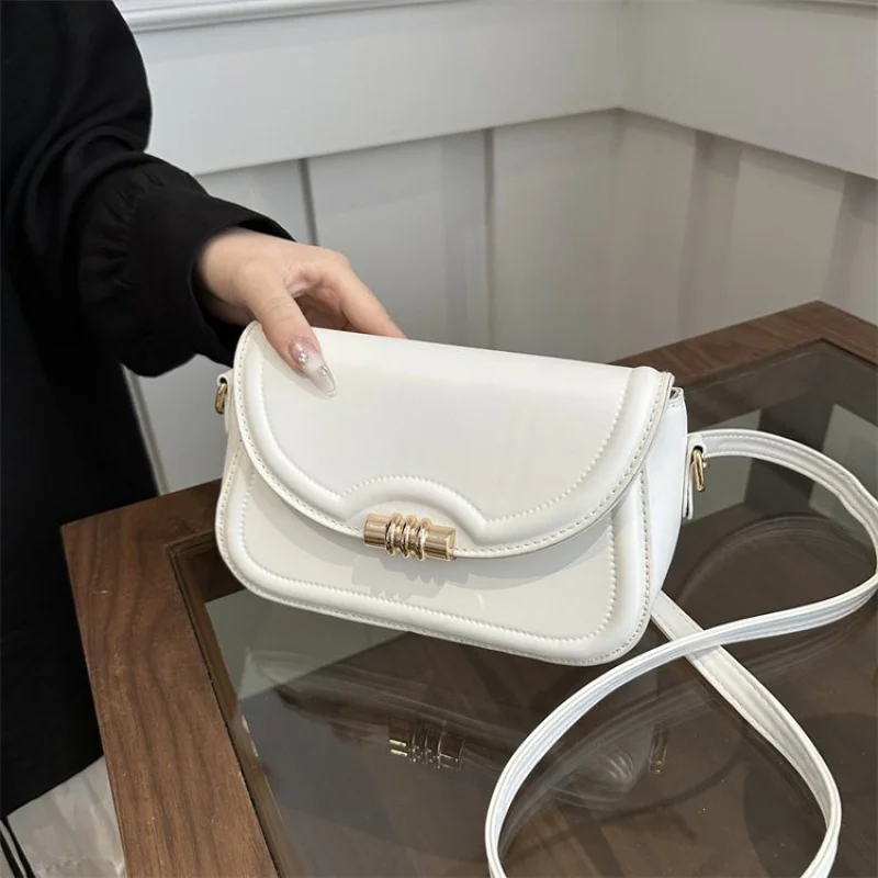 Модная кожаная женская сумка на плечо, роскошная брендовая известная дизайнерская элегантная классическая шикарная винтажная сумка с акцентом
Модная кожаная женская сумка на плечо, роскошная брендовая известная дизайнерская элегантная классическая шикарная винтажная сумка с акцентом 