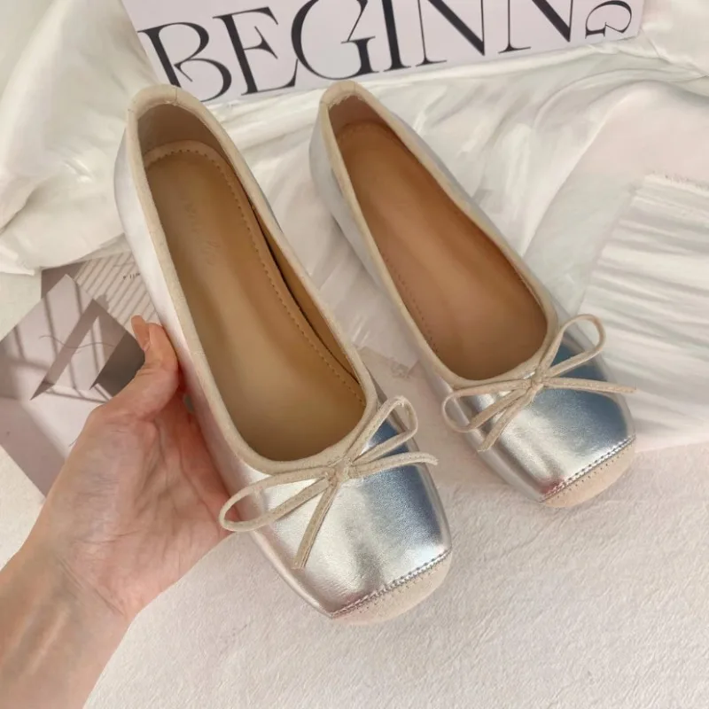 2025 New Women Butterfly Bow Round Toe Shallow Mouth Single Shoes for Women Flat Bottomed Woman Flats Ladies Shoes
2025 New Women Butterfly Bow Round Toe Shallow Mouth Single Shoes for Women Flat Bottomed Woman Flats Ladies Shoes