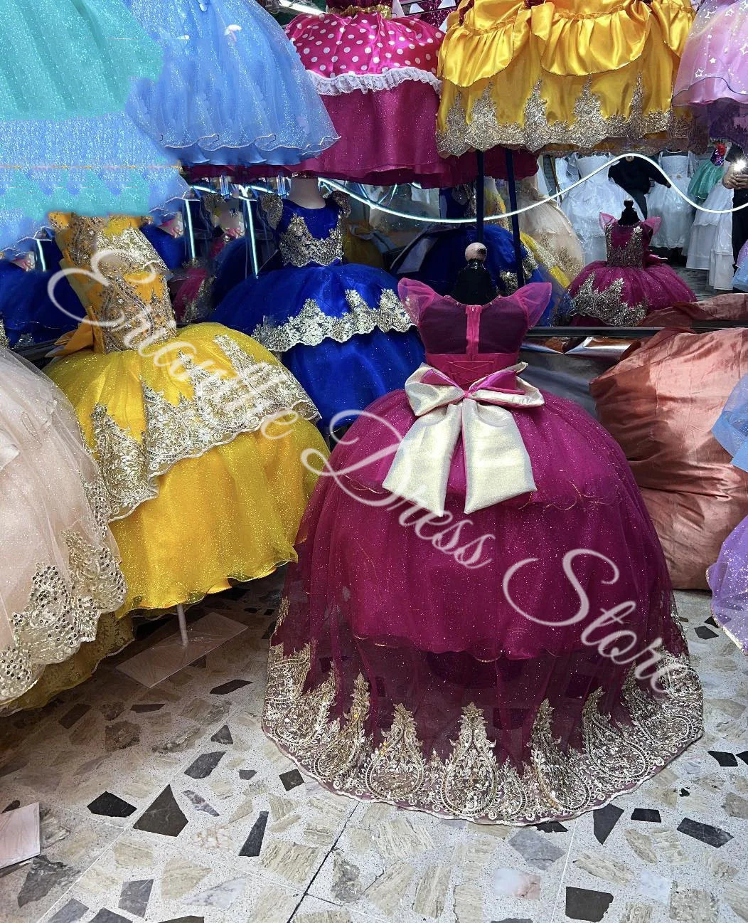 Shiny Flower Girl Dress For Wedding Tulle Puffy Applique WIth Bow Kids Birthday Party First Communion Ball Gowns Customized
Shiny Flower Girl Dress For Wedding Tulle Puffy Applique WIth Bow Kids Birthday Party First Communion Ball Gowns Customized