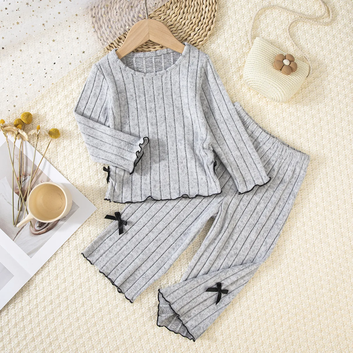 Girls 2 Piece Set Spring Autumn Outfit Bow Ruffle Trim Solid Color Top Pants Polyester Spandex Casual Kids Clothes
Girls 2 Piece Set Spring Autumn Outfit Bow Ruffle Trim Solid Color Top Pants Polyester Spandex Casual Kids Clothes