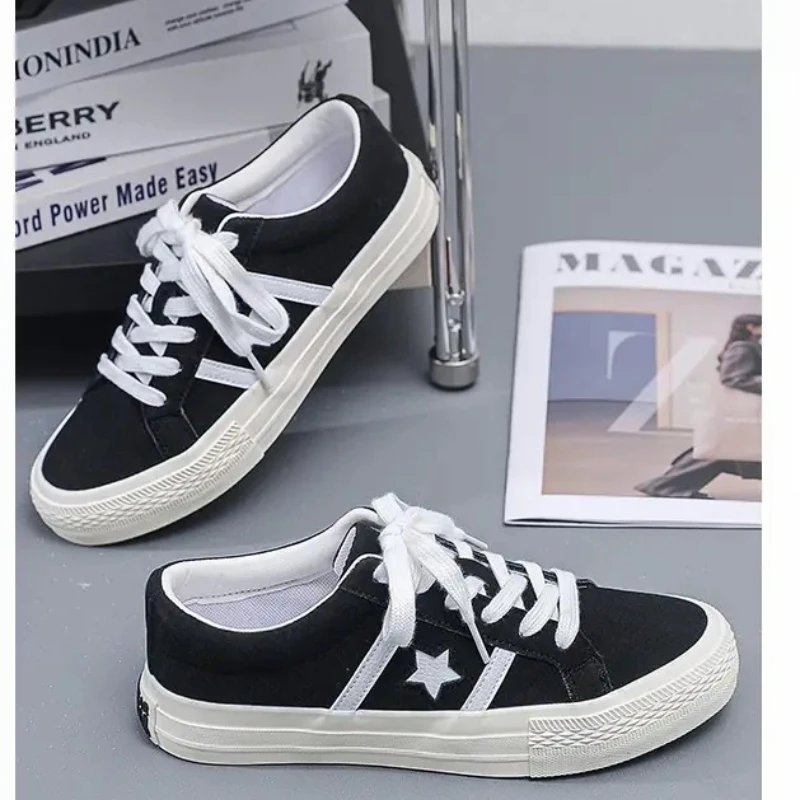 Couple's vulcanized shoes, star shaped couple's vulcanized board shoes, canvas shoes
Couple's vulcanized shoes, star shaped couple's vulcanized board shoes, canvas shoes
