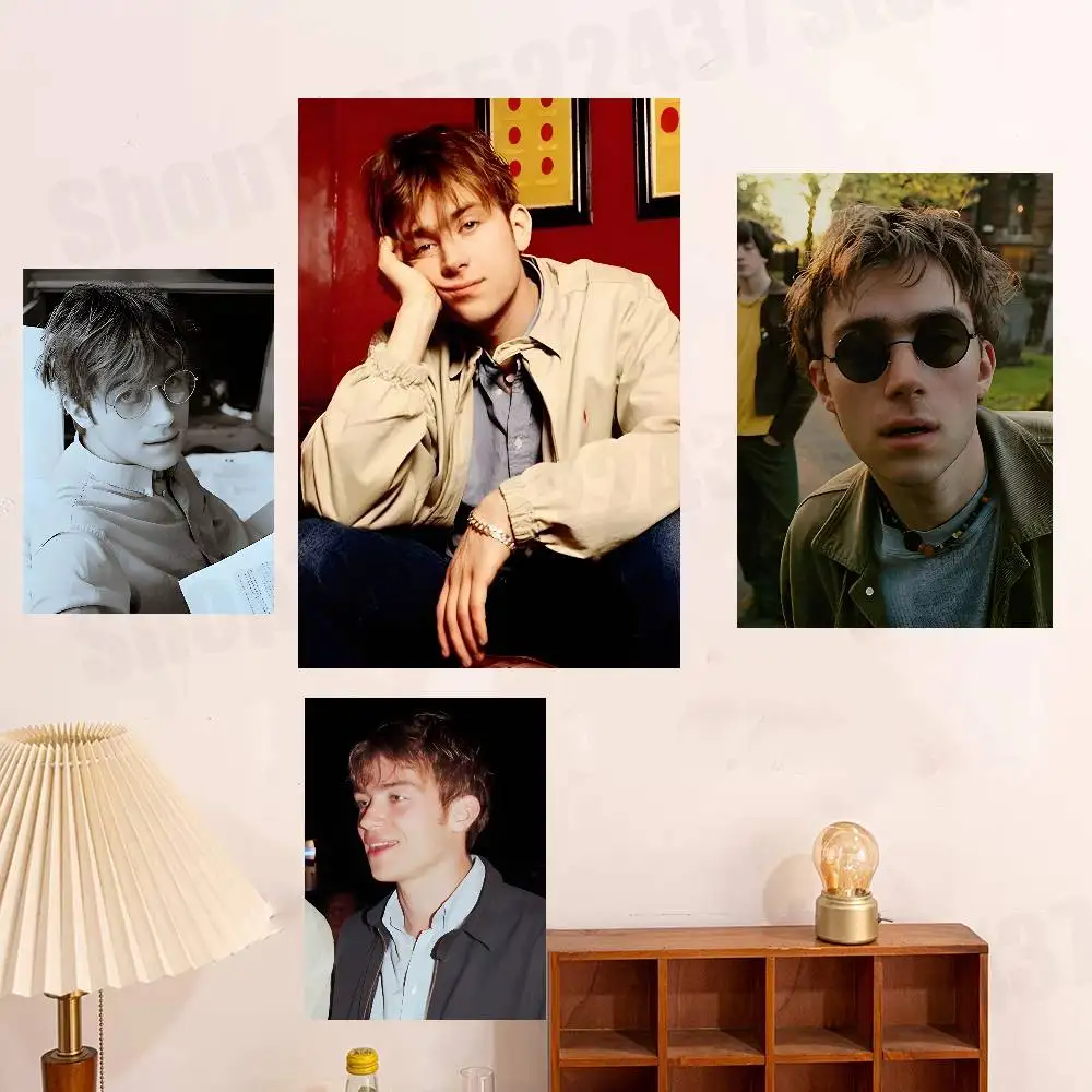 Singer D-Damon Albarn Blur Poster HD Art Sticky Wall Waterproof For Bedroom Game Room Wall Home Decor Gifts
Singer D-Damon Albarn Blur Poster HD Art Sticky Wall Waterproof For Bedroom Game Room Wall Home Decor Gifts