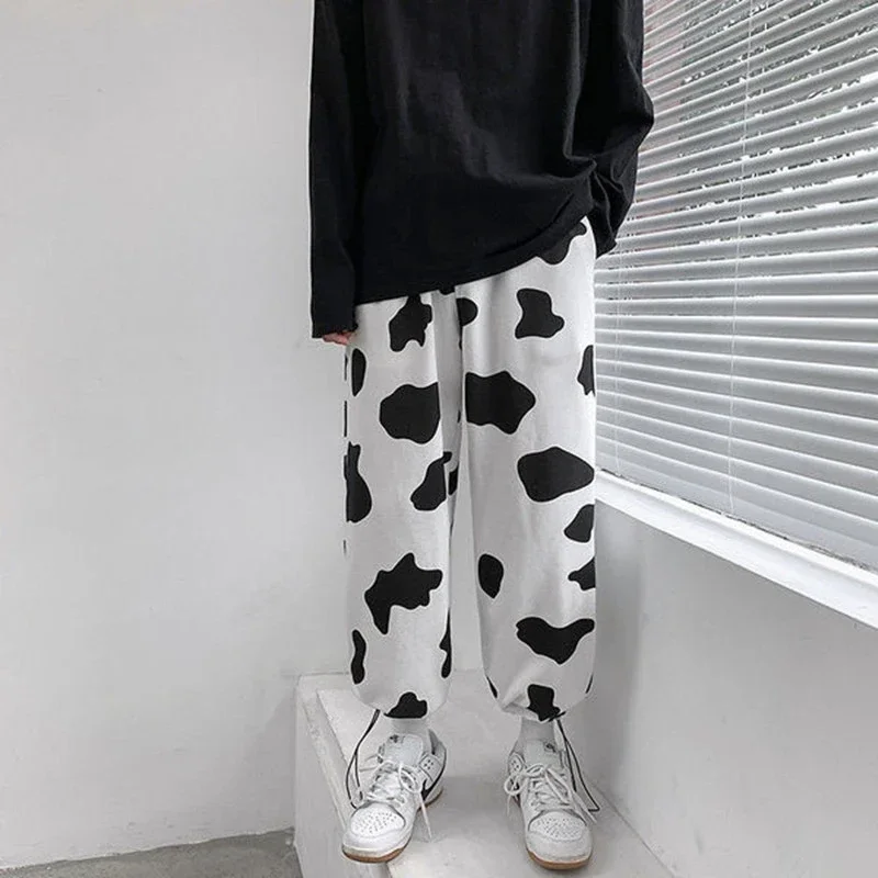 2025 New Y2k Cow Print Women Wide Leg Pants Autumn Female Trousers Harajuku Ladies Long Pants Fashion Chic Woman Sweatpants
2025 New Y2k Cow Print Women Wide Leg Pants Autumn Female Trousers Harajuku Ladies Long Pants Fashion Chic Woman Sweatpants