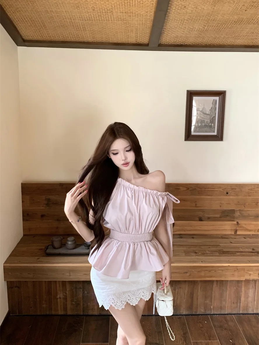 Polka Dot Bow Tie Short Shirt Women's Summer Pure Desire High Waist Lace Wrap Body Skirt Two Piece Set Fashionable Commute Style
Polka Dot Bow Tie Short Shirt Women's Summer Pure Desire High Waist Lace Wrap Body Skirt Two Piece Set Fashionable Commute Style