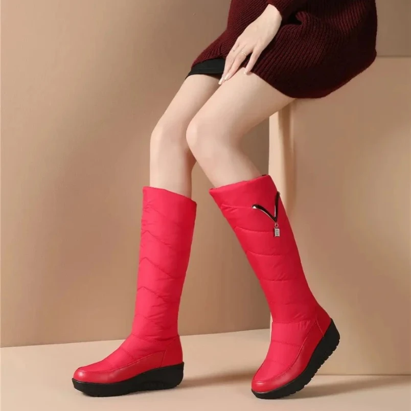 2025/Зимние женские зимние ботинки большого размера на меху, красные, синие повседневные уличные ботинки на танкетке с металлическими кристаллами, женские сапоги до середины икры
2025/Зимние женские зимние ботинки большого размера на меху, красные, синие повседневные уличные ботинки на танкетке с металлическими кристаллами, женские сапоги до середины икры