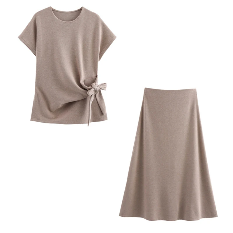 Spring Summer O-neck Short Sleeve Tshirt And Elagant A-line Skirt Two Piece Set Casual Solid Color Tee Top + Skirt Sets 2025 New
Spring Summer O-neck Short Sleeve Tshirt And Elagant A-line Skirt Two Piece Set Casual Solid Color Tee Top + Skirt Sets 2025 New
