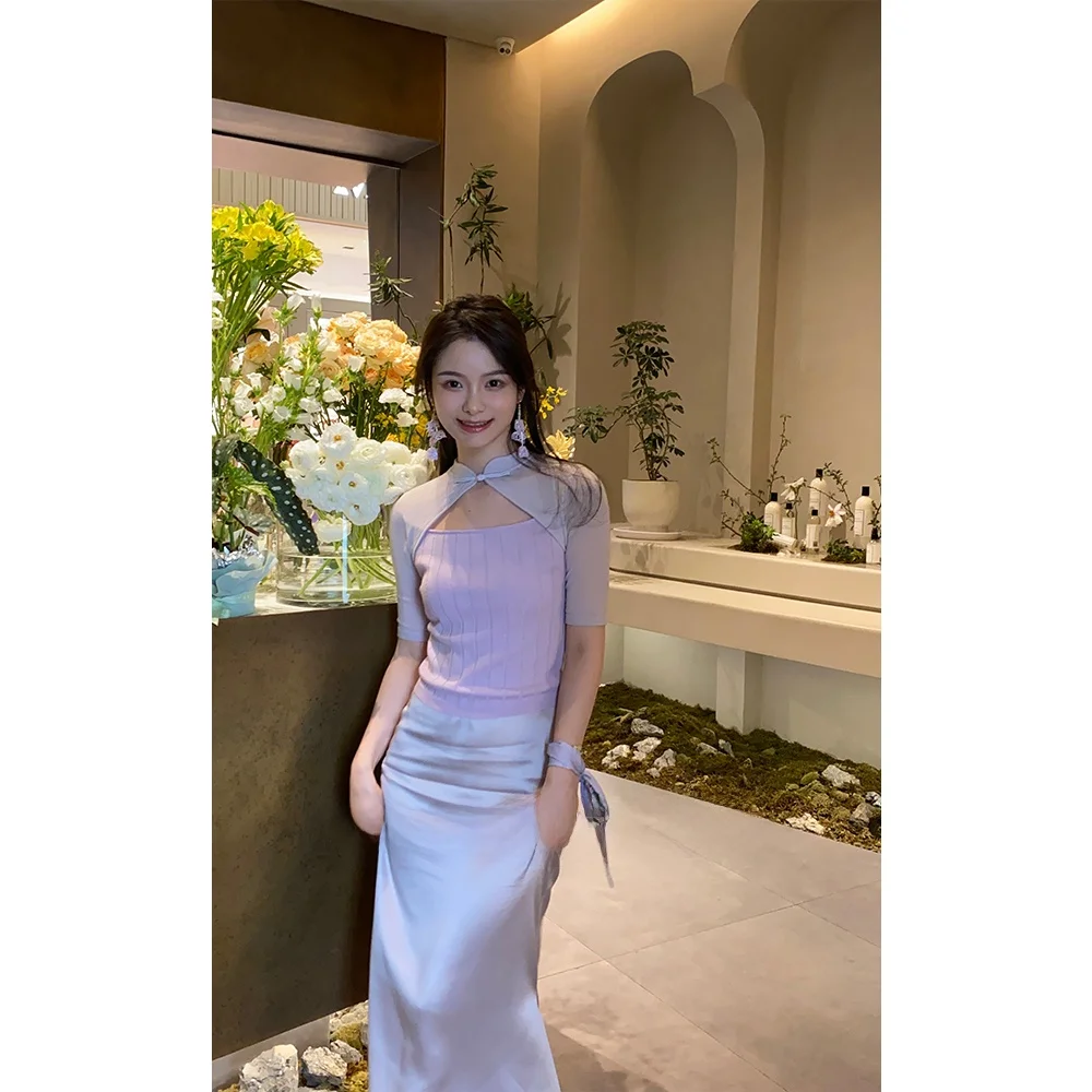 Тонкий шерстяной трикотажный топ Wcouture в стиле пэчворк, новый, в китайском стиле, сладкий, облегающий крой.
Тонкий шерстяной трикотажный топ Wcouture в стиле пэчворк, новый, в китайском стиле, сладкий, облегающий крой.