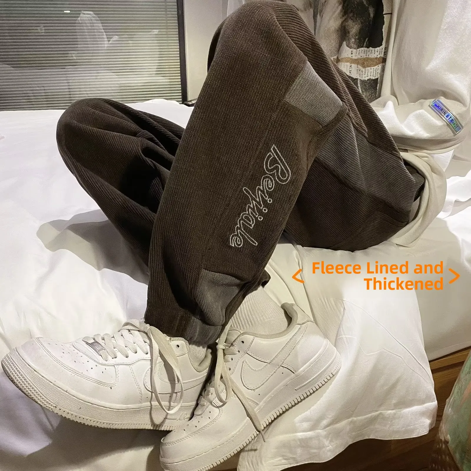 Thiened Fce Casual Pants Autumn Winter Sle Bunching Sports Pants Japanese Retro Warm Sweatpants Teenagers Trendy Trousers
Thiened Fce Casual Pants Autumn Winter Sle Bunching Sports Pants Japanese Retro Warm Sweatpants Teenagers Trendy Trousers