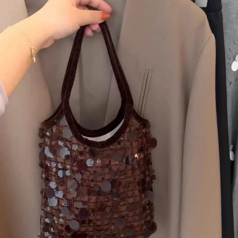 Minimalist Design Glitter Handbag Versatile High-Quality Street-Trend Polyester Medium Size Bright Bead Street Fashion Bag
Minimalist Design Glitter Handbag Versatile High-Quality Street-Trend Polyester Medium Size Bright Bead Street Fashion Bag