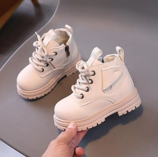 New Autumn Children Leather Boots Boys Shoes Kids Fashion Boots Baby Ankle Snow Boot Sports Sneakers Winter Shoes for Girl Kids
New Autumn Children Leather Boots Boys Shoes Kids Fashion Boots Baby Ankle Snow Boot Sports Sneakers Winter Shoes for Girl Kids