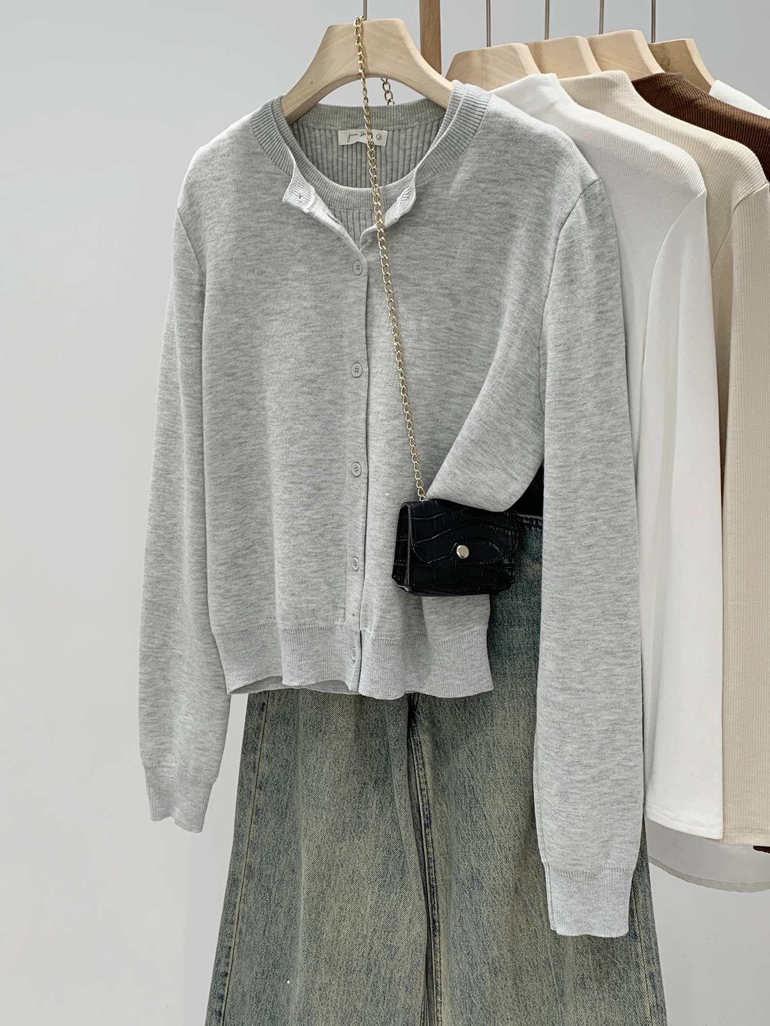 Gray round Neck Knitted Vest Cardigan Women's Autumn Winter Fashionable Two-Piece Set Top Casual Loose Fit Soft Polyester Fiber
Gray round Neck Knitted Vest Cardigan Women's Autumn Winter Fashionable Two-Piece Set Top Casual Loose Fit Soft Polyester Fiber