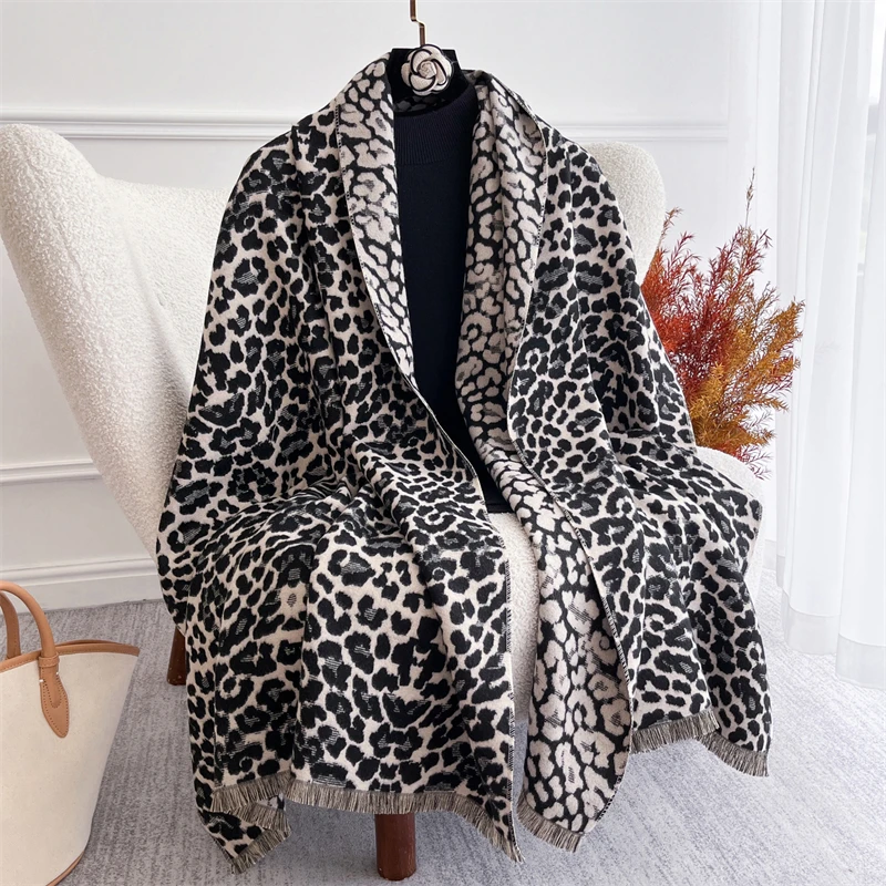 Luxury Brand Cashmere Women Leopard Scarf Winter Warm Shawl and Wrap Bandana Pashmina Female Foulard Square Thick Blanket Poncho
Luxury Brand Cashmere Women Leopard Scarf Winter Warm Shawl and Wrap Bandana Pashmina Female Foulard Square Thick Blanket Poncho