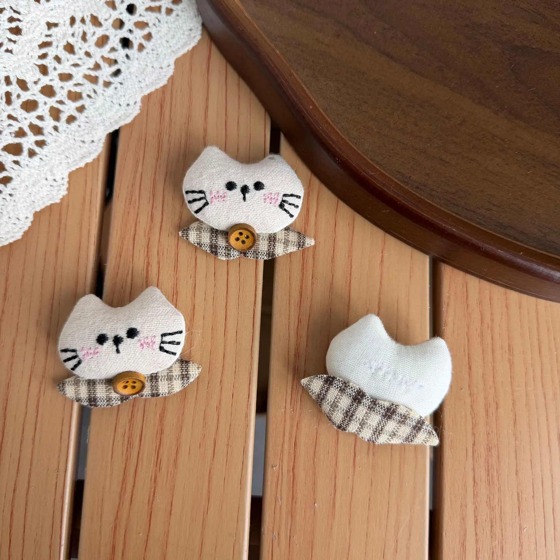 Handmade Fabric Cartoon Cat Head Dog Head for DIY Baby Hair Clasp Backpack Sewing Trim Cute Stuffed Toy Embellishment
Handmade Fabric Cartoon Cat Head Dog Head for DIY Baby Hair Clasp Backpack Sewing Trim Cute Stuffed Toy Embellishment