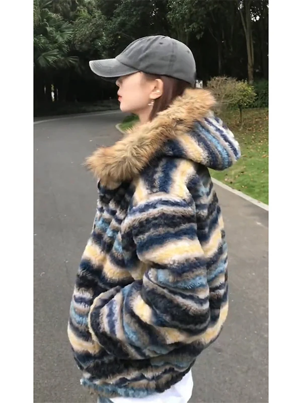 Утепленная хлопковая куртка с капюшоном в американском стиле для мужчин и женщин, зимнее пальто с мехом ягненка Fair Isle, полосатая теплая подкладка, приталенный крой, онлайн-продажа
Утепленная хлопковая куртка с капюшоном в американском стиле для мужчин и женщин, зимнее пальто с мехом ягненка Fair Isle, полосатая теплая подкладка, приталенный крой, онлайн-продажа