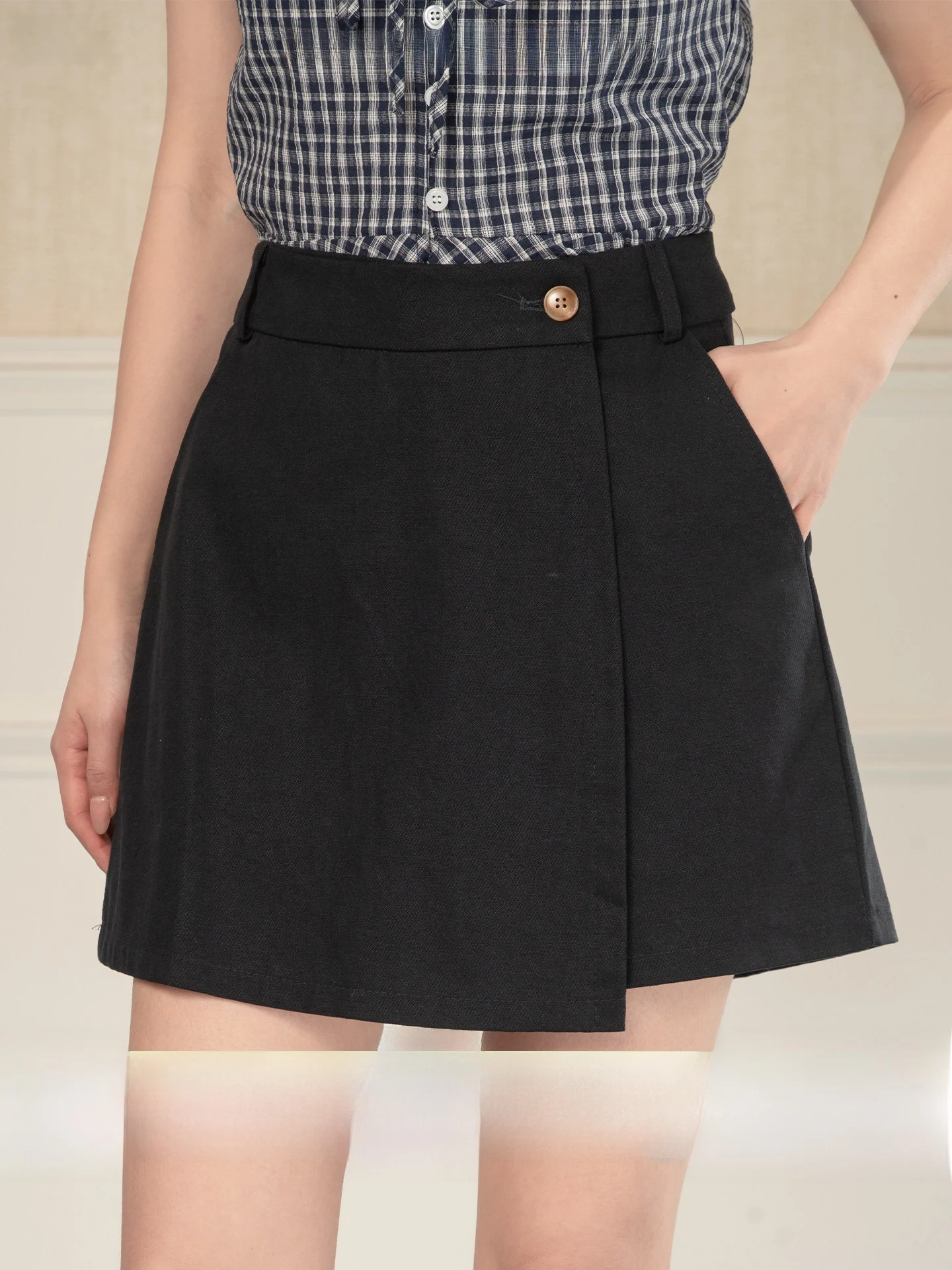 Heynew Retro Black A-Line Skirt Women's High Waist Slimming Short Button Detail Cotton Spring Summer Fashion Ladies' Skirts
Heynew Retro Black A-Line Skirt Women's High Waist Slimming Short Button Detail Cotton Spring Summer Fashion Ladies' Skirts