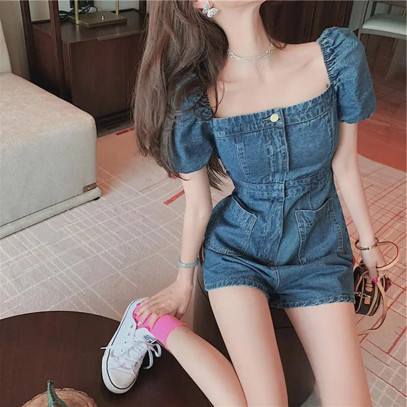 2024 Summer New Women Denim Jumpsuits French Square Neck Short Puff Sleeve High Waist Slim Jeans Shorts Rompers Streetwear
2024 Summer New Women Denim Jumpsuits French Square Neck Short Puff Sleeve High Waist Slim Jeans Shorts Rompers Streetwear