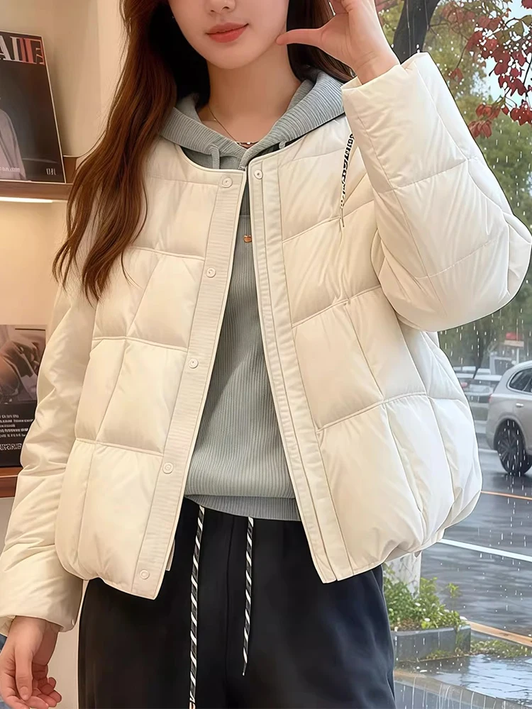 Легкое пушистое хлопковое пальто-пуховик для женщин, новая зимняя модель, прямой крой, для повседневной носки, с длинными рукавами, круглым вырезом, утепленное.
Легкое пушистое хлопковое пальто-пуховик для женщин, новая зимняя модель, прямой крой, для повседневной носки, с длинными рукавами, круглым вырезом, утепленное.