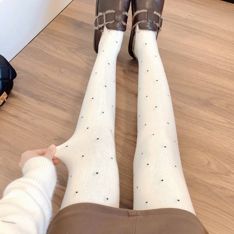 Дымчато-серые леггинсы для женской верхней одежды, осень-зима, бархатные утепленные колготки в горошек, теплые белые леггинсы
Дымчато-серые леггинсы для женской верхней одежды, осень-зима, бархатные утепленные колготки в горошек, теплые белые леггинсы