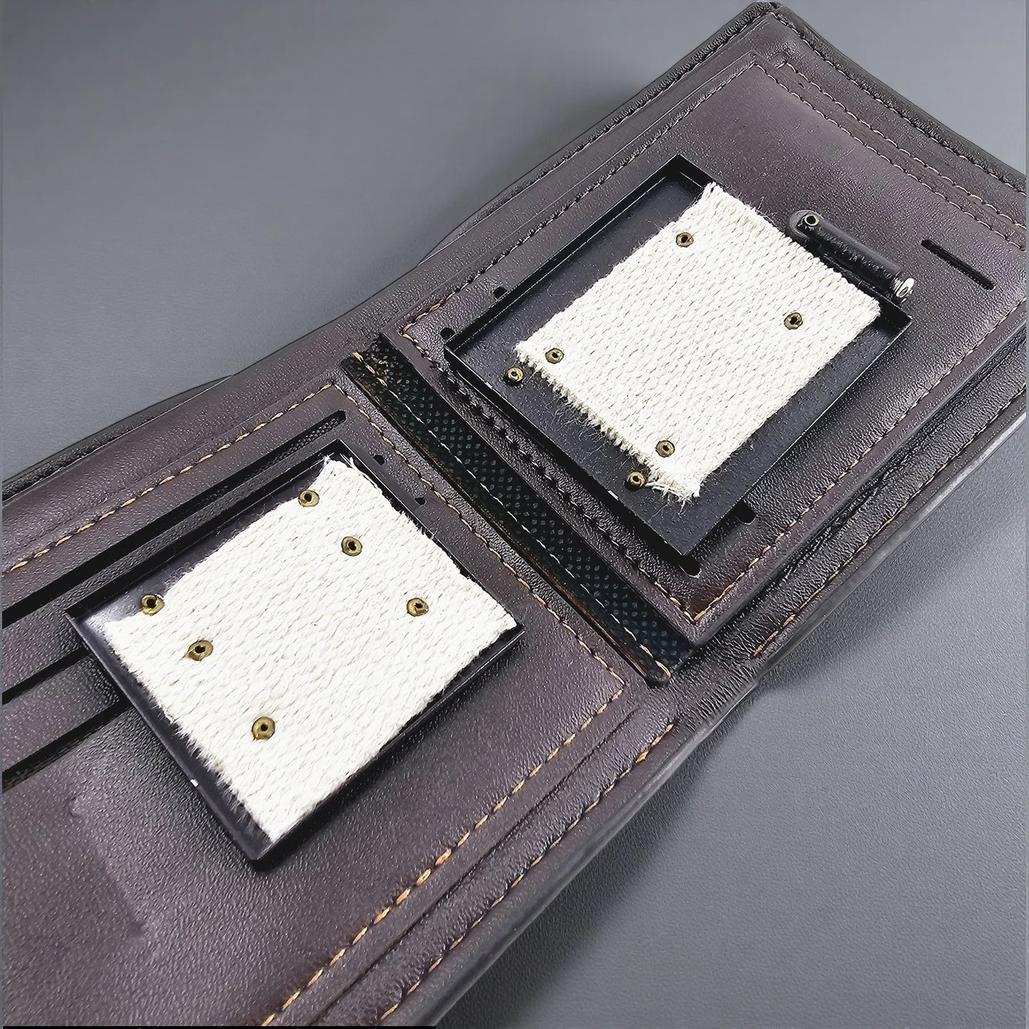 New Fashionable Flame Wallet Lighter Leather Material Suitable for Men's Gifts at Family Gatherings and Magic Shows
New Fashionable Flame Wallet Lighter Leather Material Suitable for Men's Gifts at Family Gatherings and Magic Shows