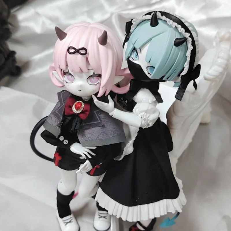 Новая 1/8 слепая коробка Bjd Devil'S Horns, подвижная кукла, крутой стиль, орнамент, изысканная кукла, креативная настольная игрушка «Семь грехов», подарок для девочки
Новая 1/8 слепая коробка Bjd Devil'S Horns, подвижная кукла, крутой стиль, орнамент, изысканная кукла, креативная настольная игрушка «Семь грехов», подарок для девочки