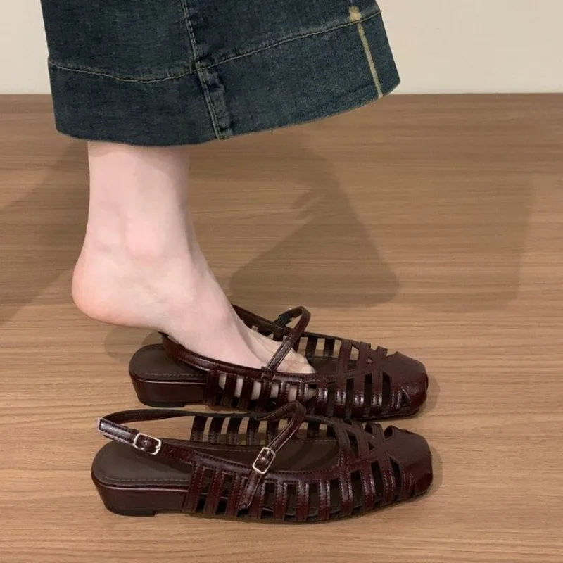 2026 Women's Summer New Simple Retro Hollow-out Flat Sandals, Soft Comfortable Versatile Back Hollow of Baotou Square-Toe Shoes
2026 Women's Summer New Simple Retro Hollow-out Flat Sandals, Soft Comfortable Versatile Back Hollow of Baotou Square-Toe Shoes