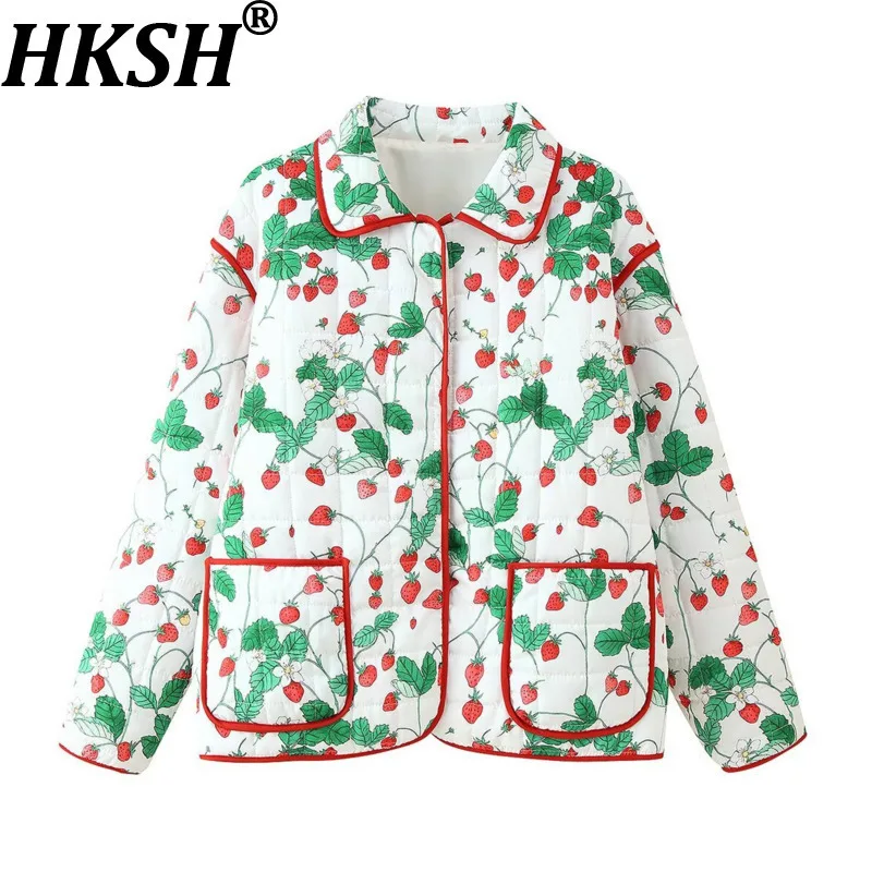 HKSH Новое зимнее женское стеганое пальто с отложным воротником и карманами, модная элегантная уличная ветрозащитная теплая куртка с принтом HK12837
HKSH Новое зимнее женское стеганое пальто с отложным воротником и карманами, модная элегантная уличная ветрозащитная теплая куртка с принтом HK12837