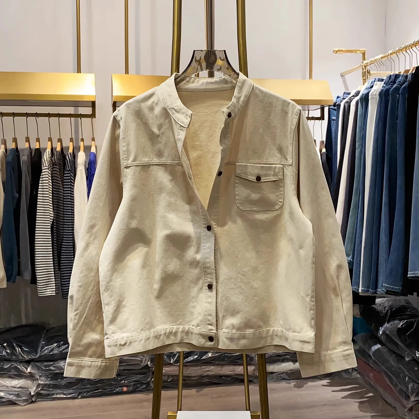 Модная повседневная корейская куртка свободного кроя с воротником-стойкой, рабочая одежда, верхняя одежда для миниатюрных женщин, теплая, из полиэстеровой ткани
Модная повседневная корейская куртка свободного кроя с воротником-стойкой, рабочая одежда, верхняя одежда для миниатюрных женщин, теплая, из полиэстеровой ткани