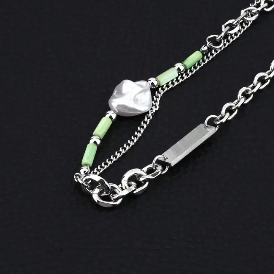 Unisex Fashion Necklace With Green Beads And Pearl Pendant
Unisex Fashion Necklace With Green Beads And Pearl Pendant