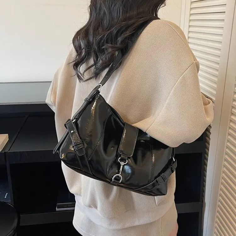 Новая персонализированная модная сумка-кроссбоди 2026 года в стиле «Локомотив», большая вместимость, высокий стиль, на одно плечо/через плечо
Новая персонализированная модная сумка-кроссбоди 2026 года в стиле «Локомотив», большая вместимость, высокий стиль, на одно плечо/через плечо