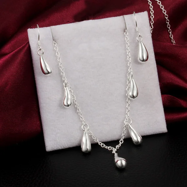 Hot 925 Sterling Silver classic water drop earrings necklace for woman charms wedding party Jewelry sets fashion Christmas gifts
Hot 925 Sterling Silver classic water drop earrings necklace for woman charms wedding party Jewelry sets fashion Christmas gifts