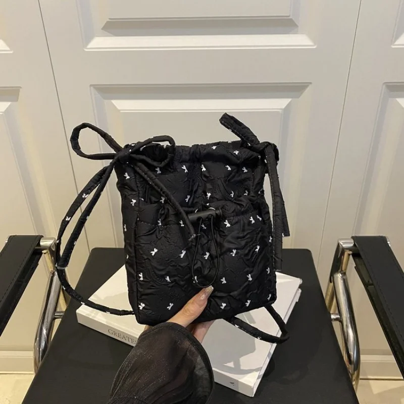 Elegant Leather Classic Clutch Mini Bag Women's Casual Business Leisure Solid Color Fashionable Design Luxury
Elegant Leather Classic Clutch Mini Bag Women's Casual Business Leisure Solid Color Fashionable Design Luxury