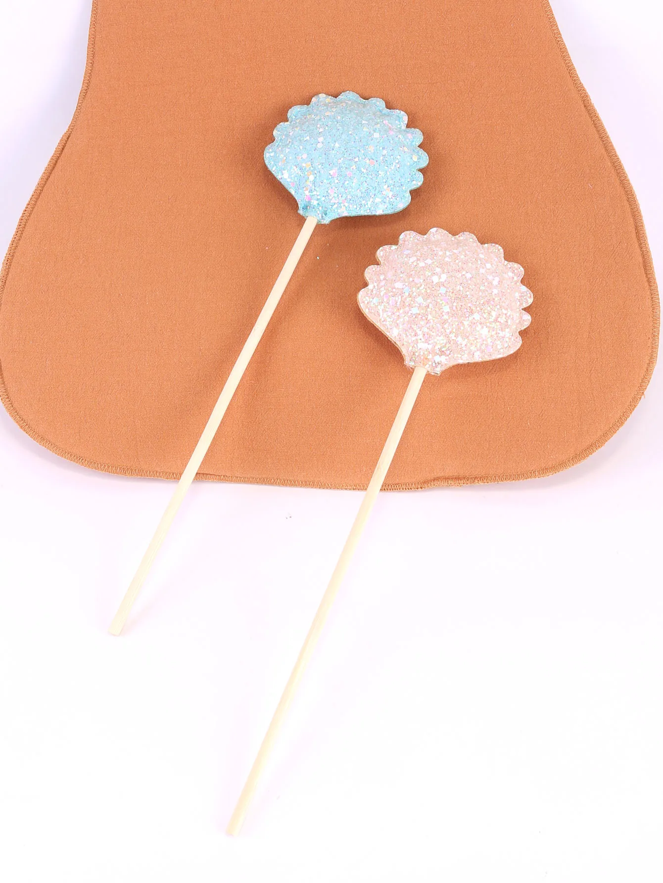 Shimmering shell Fairy Wand Magic Wand Holding props Performing stick (blue orange)
Shimmering shell Fairy Wand Magic Wand Holding props Performing stick (blue orange)