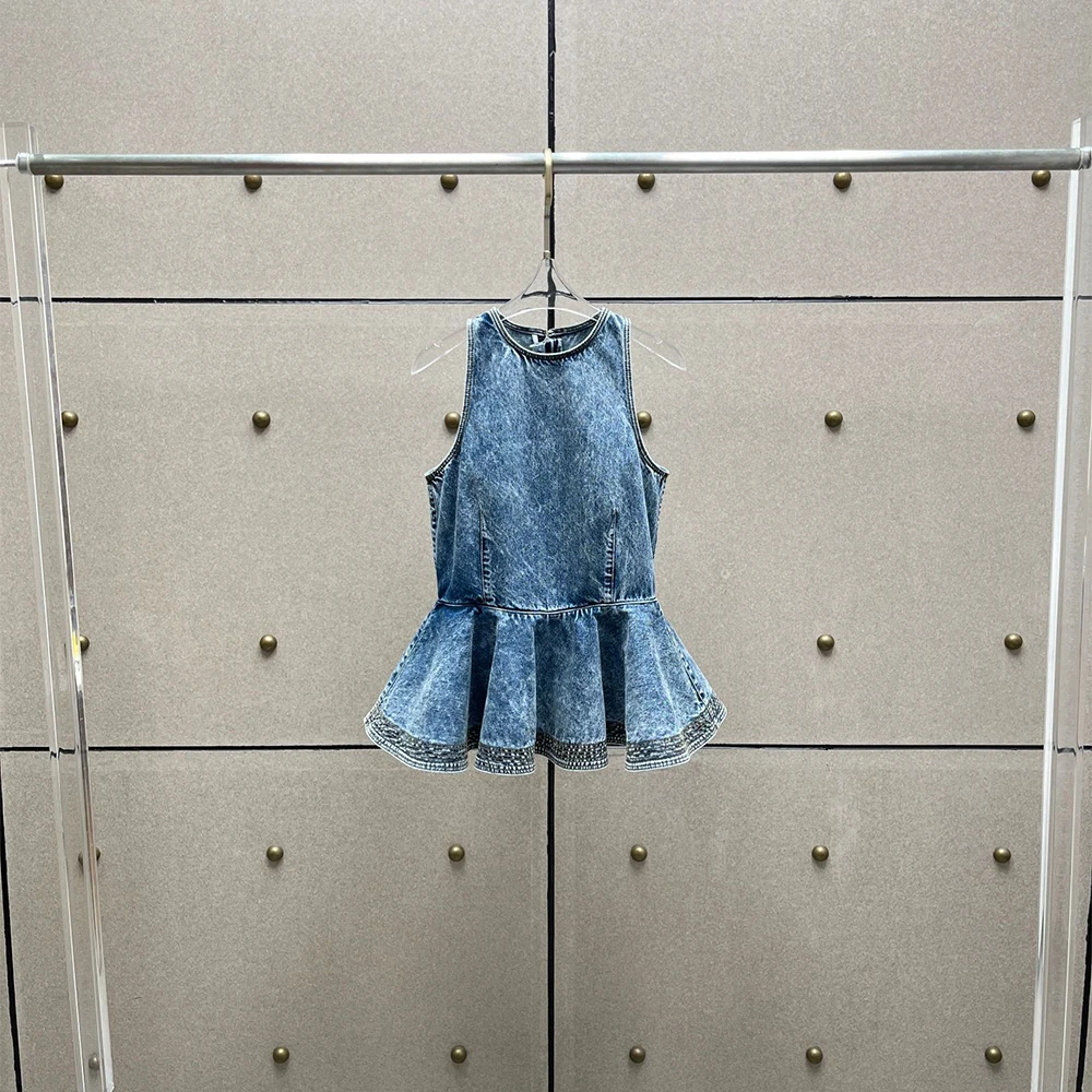 Vintage Washed Denim Dress 100% Cotton Sleeveless Ruffle Hem Peplum Tank Dress Women Casual Flared Mini Dress Spring 2026 New
Vintage Washed Denim Dress 100% Cotton Sleeveless Ruffle Hem Peplum Tank Dress Women Casual Flared Mini Dress Spring 2026 New