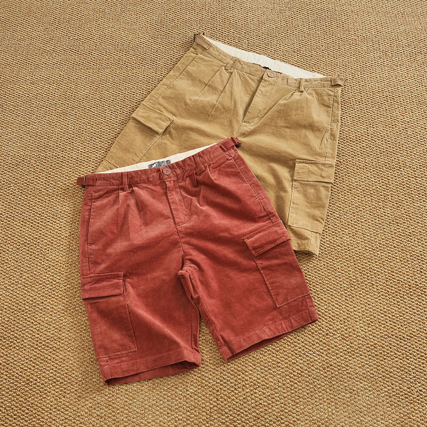 Amekaji американские винтажные потертые вельветовые летние шорты-карго, мужские повседневные шорты прямого кроя в стиле ретро с несколькими карманами
Amekaji американские винтажные потертые вельветовые летние шорты-карго, мужские повседневные шорты прямого кроя в стиле ретро с несколькими карманами