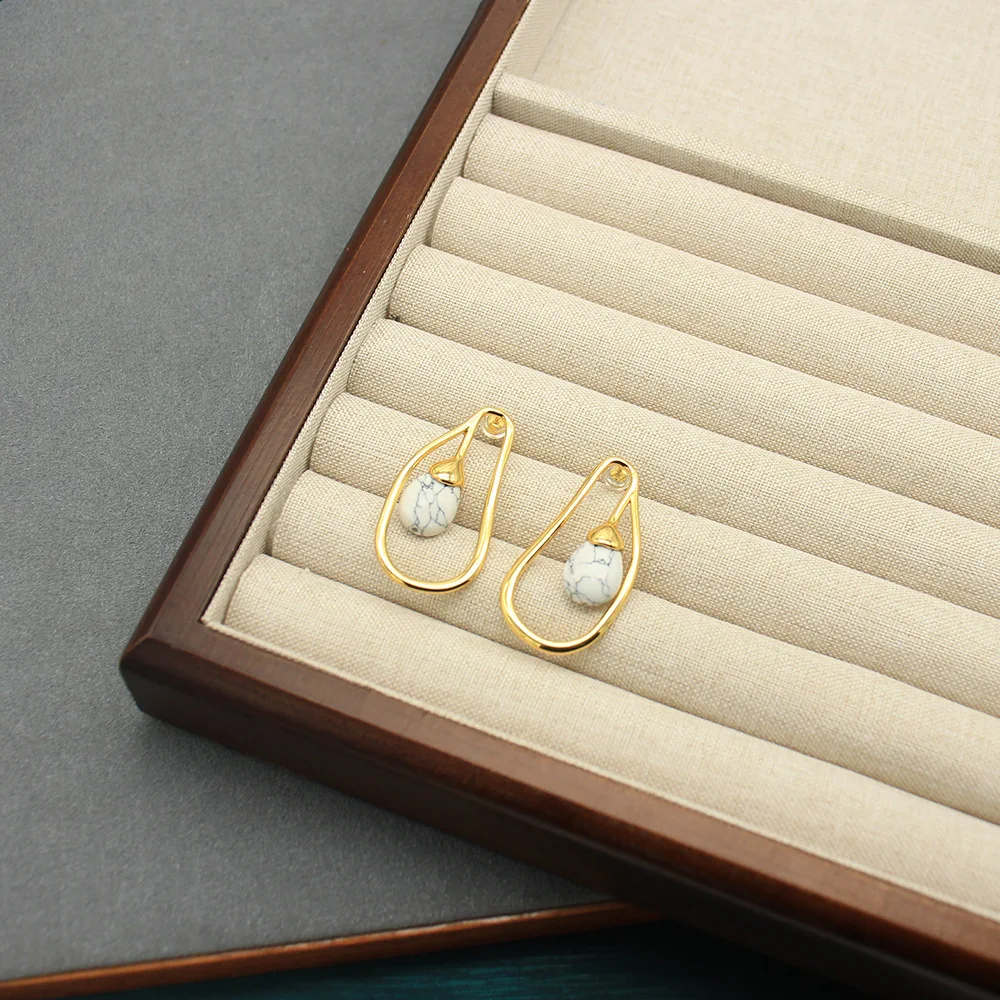 Minimalist Geometric Teardrop Stud Earrings for Women gorgeous Elegant Diamond Jewelry Fashion Accessories
Minimalist Geometric Teardrop Stud Earrings for Women gorgeous Elegant Diamond Jewelry Fashion Accessories
