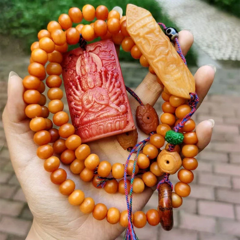 10*8mm old camel bone 108 Buddhist beads, Mahakala pendant, bloodstone thousand-hand pendant, fish mouth pattern bead with loop
10*8mm old camel bone 108 Buddhist beads, Mahakala pendant, bloodstone thousand-hand pendant, fish mouth pattern bead with loop
