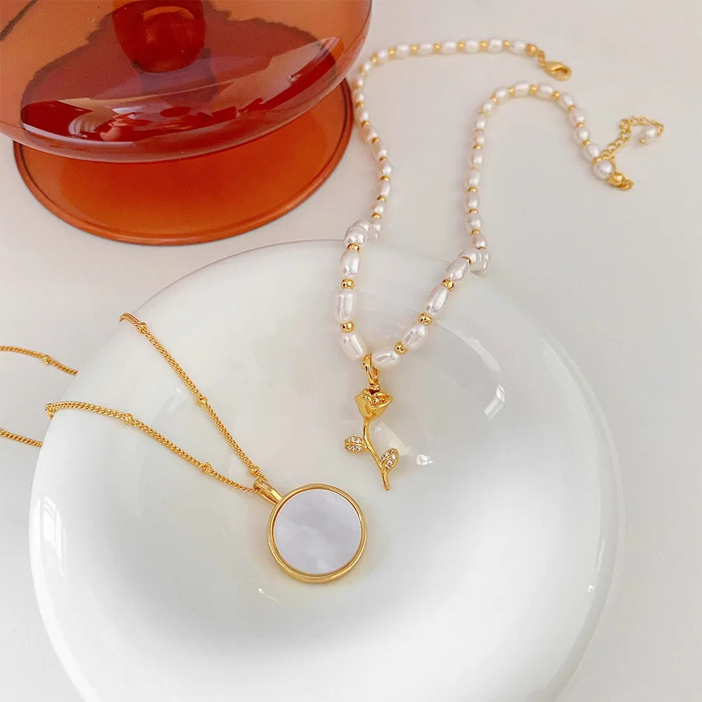 French Natural Freshwater Pearl Strand Chain Rose Charms Necklace for Women Versatile Niche Luxury Hand-beaded Clavicle Chain
French Natural Freshwater Pearl Strand Chain Rose Charms Necklace for Women Versatile Niche Luxury Hand-beaded Clavicle Chain