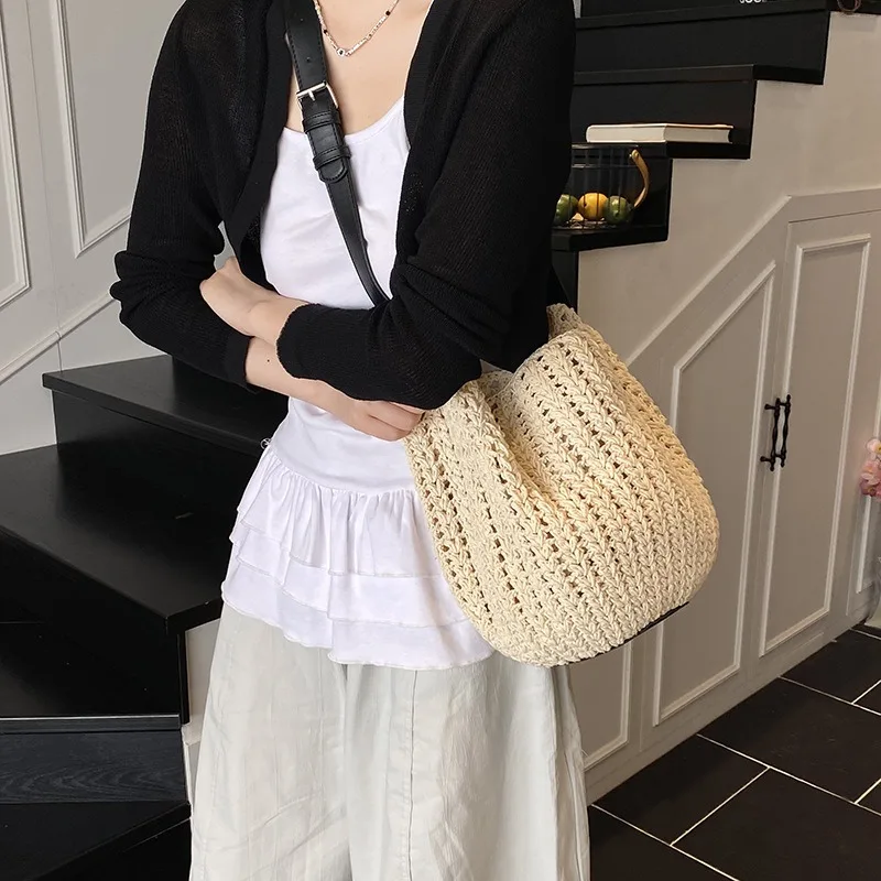 Advanced sense of beach weaving women's bags 2025 summer new large-capacity lazy wind bucket bag versatile shoulder
Advanced sense of beach weaving women's bags 2025 summer new large-capacity lazy wind bucket bag versatile shoulder