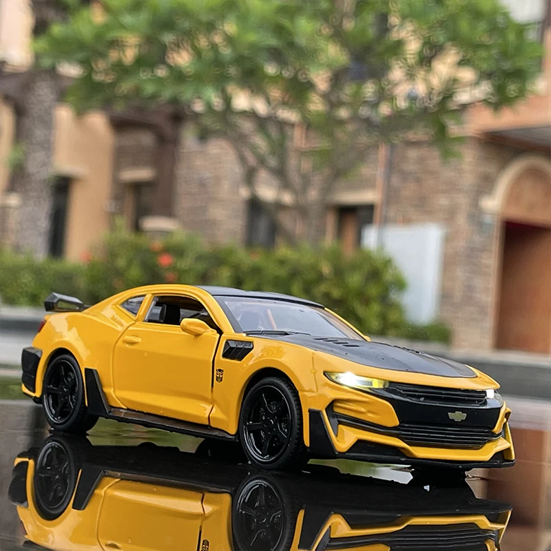 1:32 Chevrolet Camaro модель автомобиля из сплава, литой под давлением, откат со звуком, светом, детская модель, коллекция игрушечных автомобилей для детских подарков A324
1:32 Chevrolet Camaro модель автомобиля из сплава, литой под давлением, откат со звуком, светом, детская модель, коллекция игрушечных автомобилей для детских подарков A324