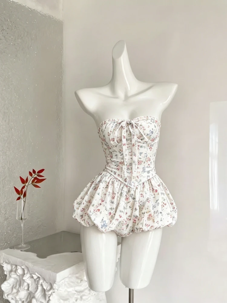 Summer French Vintage 2 Piece Set for Women Floral Strapless High Waist Design Mini Skirt Suit Casual Chic Sweet Female Outfits
Summer French Vintage 2 Piece Set for Women Floral Strapless High Waist Design Mini Skirt Suit Casual Chic Sweet Female Outfits