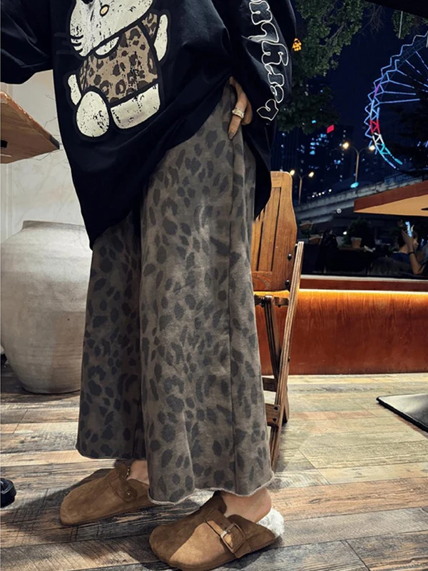 plus Size Women's Casual Straight Leg Wide Leg Pants High Waist Vintage Leopard Print 300 Pounds Comfortable Autumn Trousers
plus Size Women's Casual Straight Leg Wide Leg Pants High Waist Vintage Leopard Print 300 Pounds Comfortable Autumn Trousers