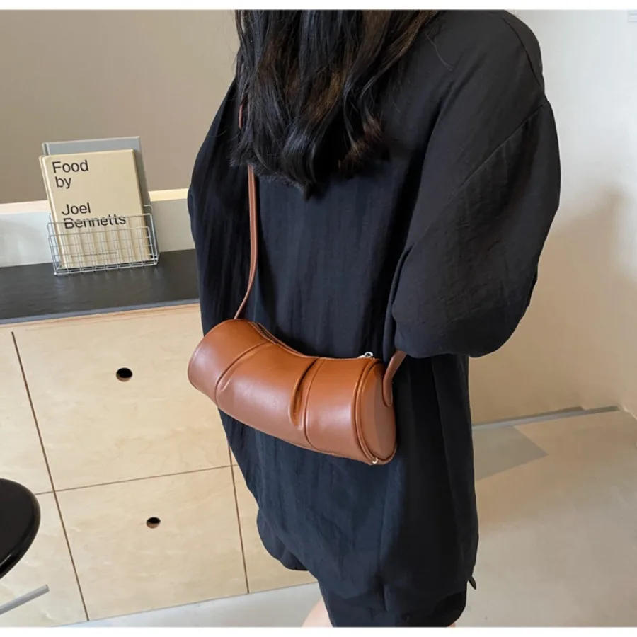Autumn/Winter Fashionable Women's New Quality Versatile Shoulder Crossbody Versatile Women's Bag Cylindrical Small Round Bags
Autumn/Winter Fashionable Women's New Quality Versatile Shoulder Crossbody Versatile Women's Bag Cylindrical Small Round Bags