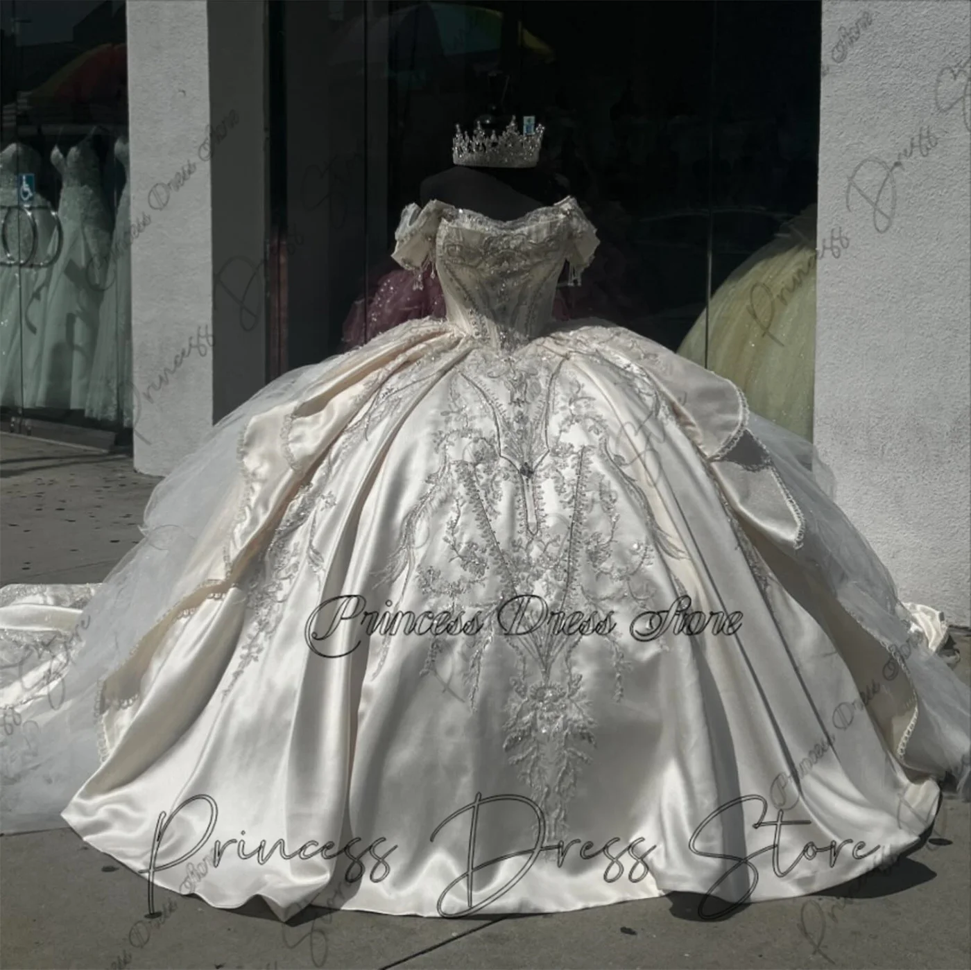 Роскошное мексиканское платье Quinceanera с кружевной аппликацией, блестящий многоуровневый корсет с бисером, сладкий 16, мексиканские платья Vestidos De 15 16 Anos по индивидуальному заказу
Роскошное мексиканское платье Quinceanera с кружевной аппликацией, блестящий многоуровневый корсет с бисером, сладкий 16, мексиканские платья Vestidos De 15 16 Anos по индивидуальному заказу