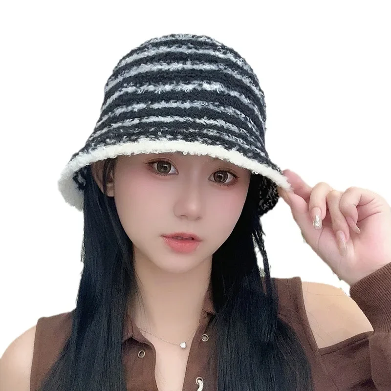 2025 Women's Striped Knitted Wool Cap Plush Basin Cap Casual Versatile Bucket Hat Travel Simple Fisherman Hat Show Face Small
2025 Women's Striped Knitted Wool Cap Plush Basin Cap Casual Versatile Bucket Hat Travel Simple Fisherman Hat Show Face Small