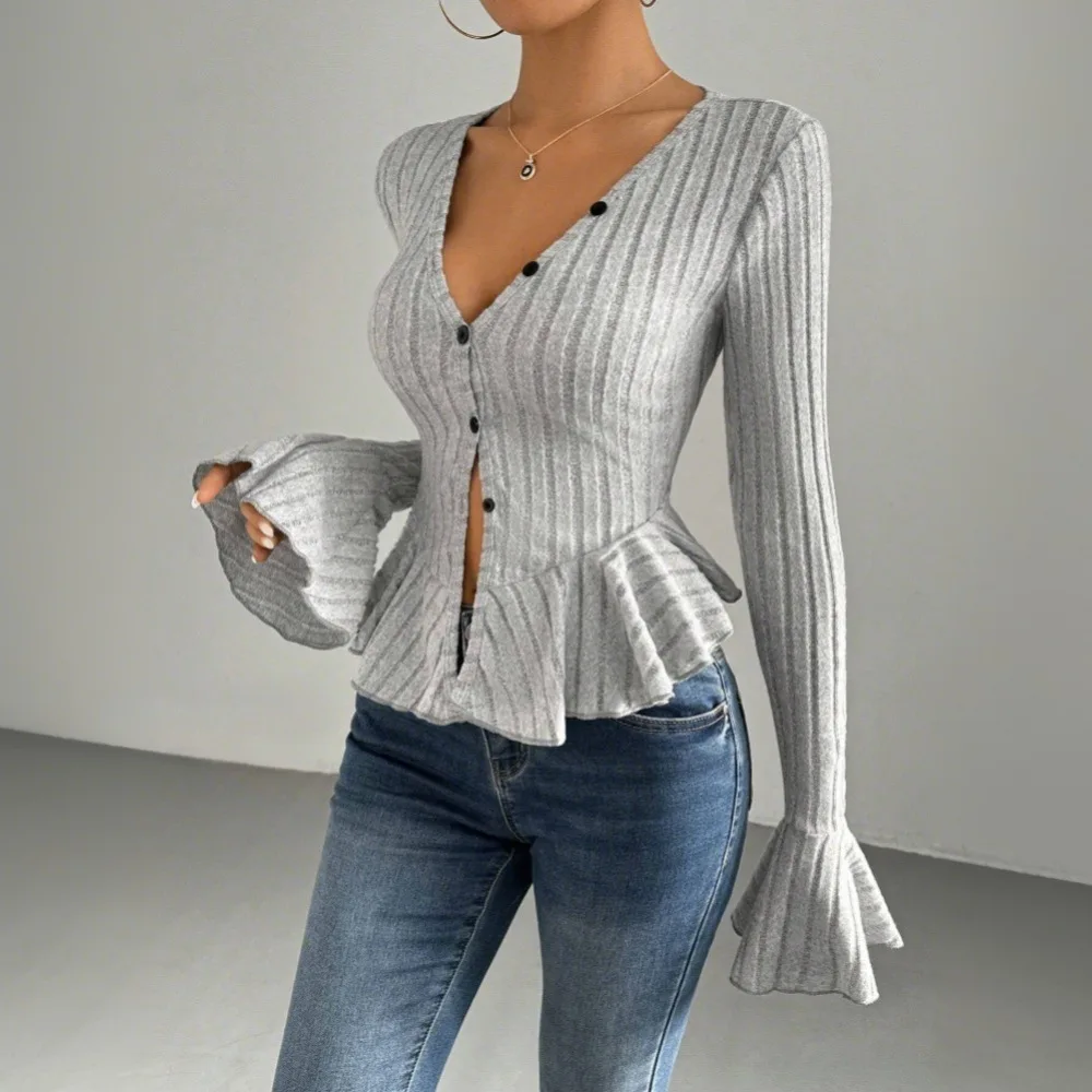 Elegant European Style Sexy T-shirt Women's 2025 Autumn Winter New V-neck Ruffled Slim T-Shirts Vintage Top Woman Clothes
Elegant European Style Sexy T-shirt Women's 2025 Autumn Winter New V-neck Ruffled Slim T-Shirts Vintage Top Woman Clothes