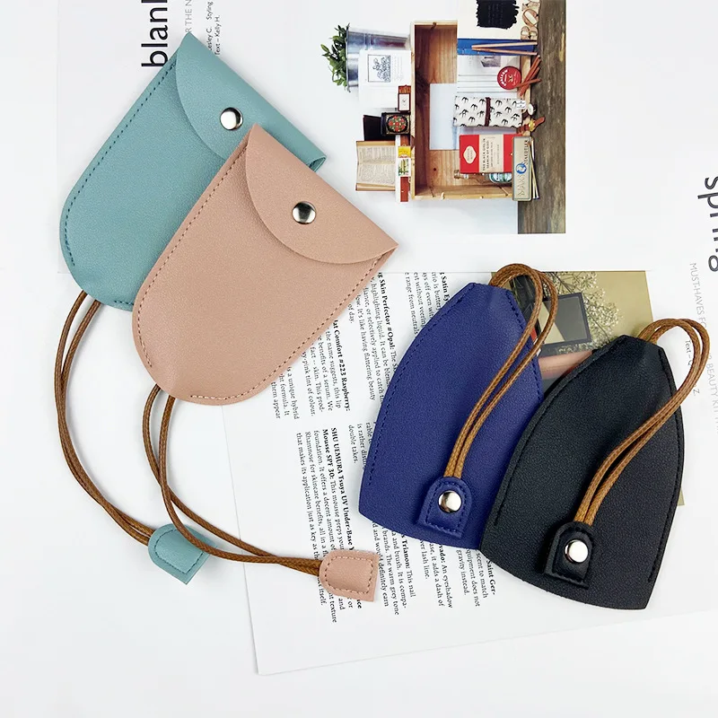 The PU leather pull-out key case is cute, portable and compact. It features a drawstring for storing keychains and pendants
The PU leather pull-out key case is cute, portable and compact. It features a drawstring for storing keychains and pendants