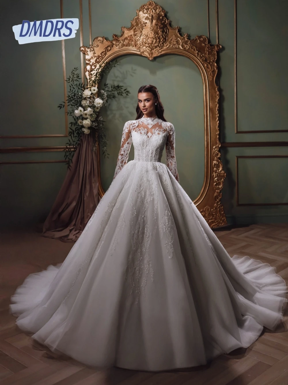 Modest Lace High Neck Wedding Dress Romantic Corset Customized Ball Gown Dreamy Appliques Long Sleeves Charming Bride Wear
Modest Lace High Neck Wedding Dress Romantic Corset Customized Ball Gown Dreamy Appliques Long Sleeves Charming Bride Wear