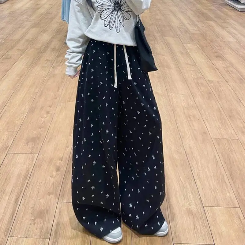 Haruku Floral Gray Sweatpants Women Autumn Winter Lazy Style Drawstring Wide Leg Pant Korean Contrasting Streetwear Trousers
Haruku Floral Gray Sweatpants Women Autumn Winter Lazy Style Drawstring Wide Leg Pant Korean Contrasting Streetwear Trousers